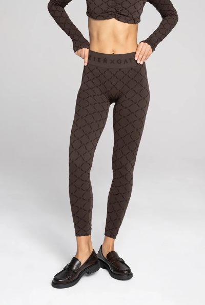 Hnedé legíny s monogramom - seamless